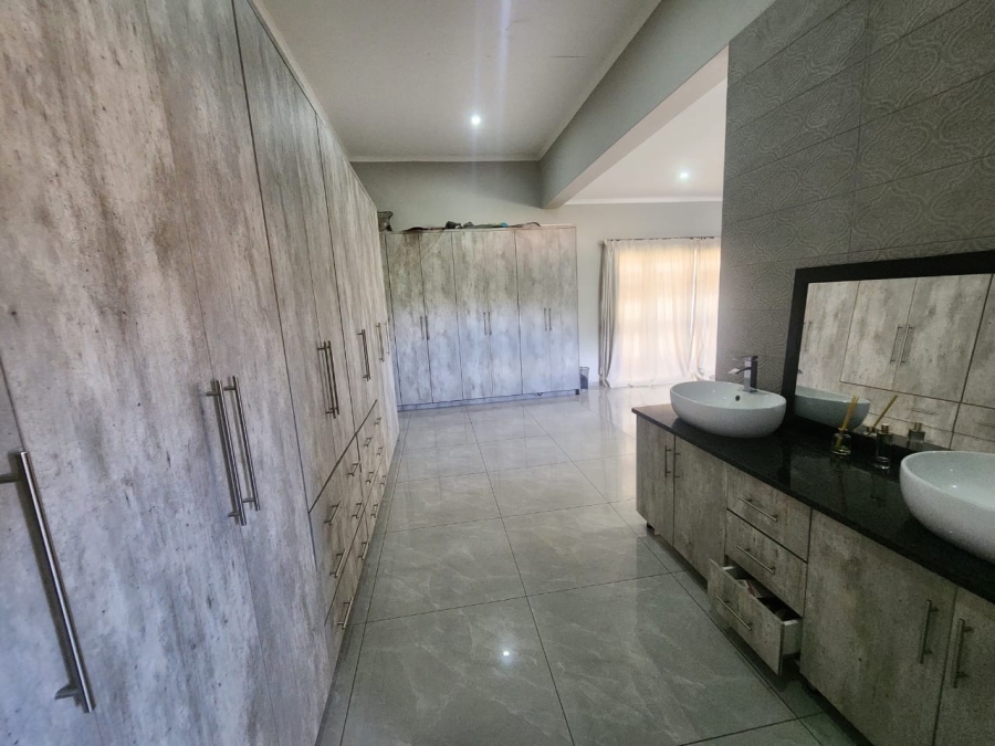 3 Bedroom Property for Sale in Rustenburg Central North West